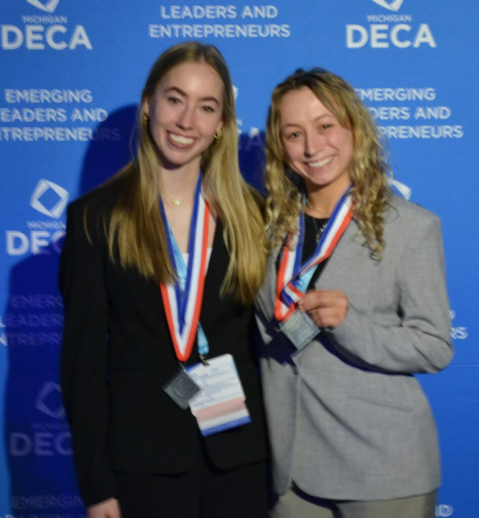 Nicole Utz, Madi Vincent